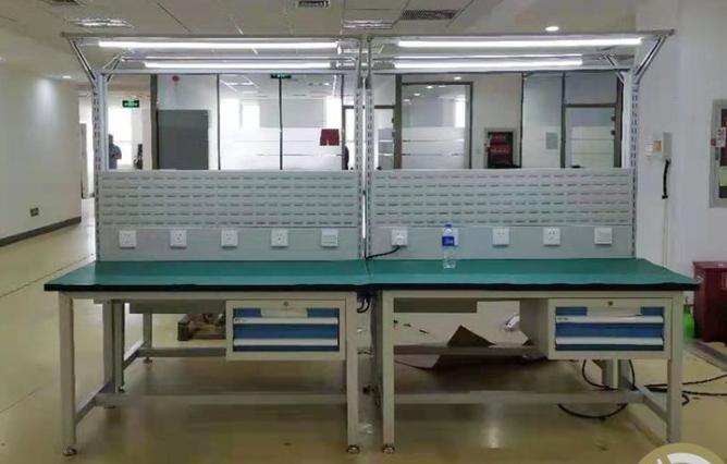 防靜電工作臺(tái).PNG
